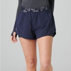 ACAI Breathe Adventure Shorts - Navy Wild Print size medium